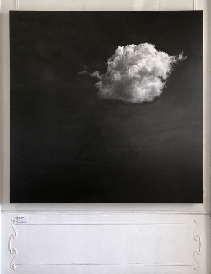 Elvio Chiricozzi, Nuvole sole, 2017. Matita su legno, cm 200 x 200